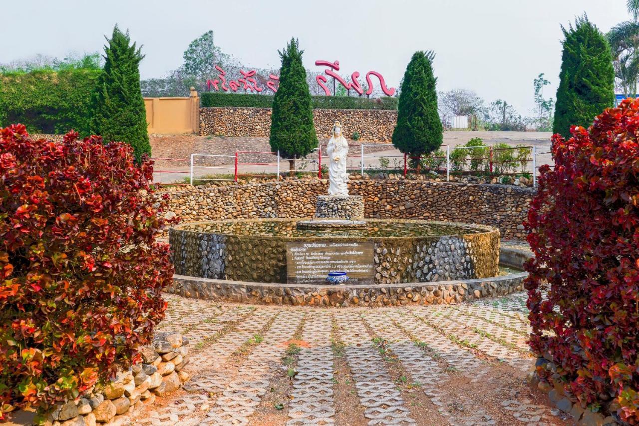 Oyo 758 Phufatara Resort Ban Mae Khachan Екстер'єр фото